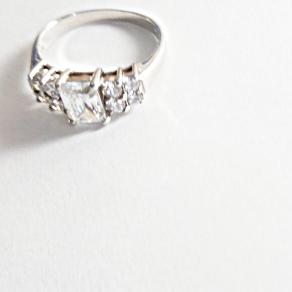 Vintage Sterling Silver Cubic Zirconia Ring Size 9.5 - Picture 1 of 2
